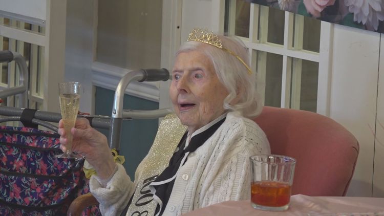 Western New York woman celebrates her 100th birthday — Rochester Community news